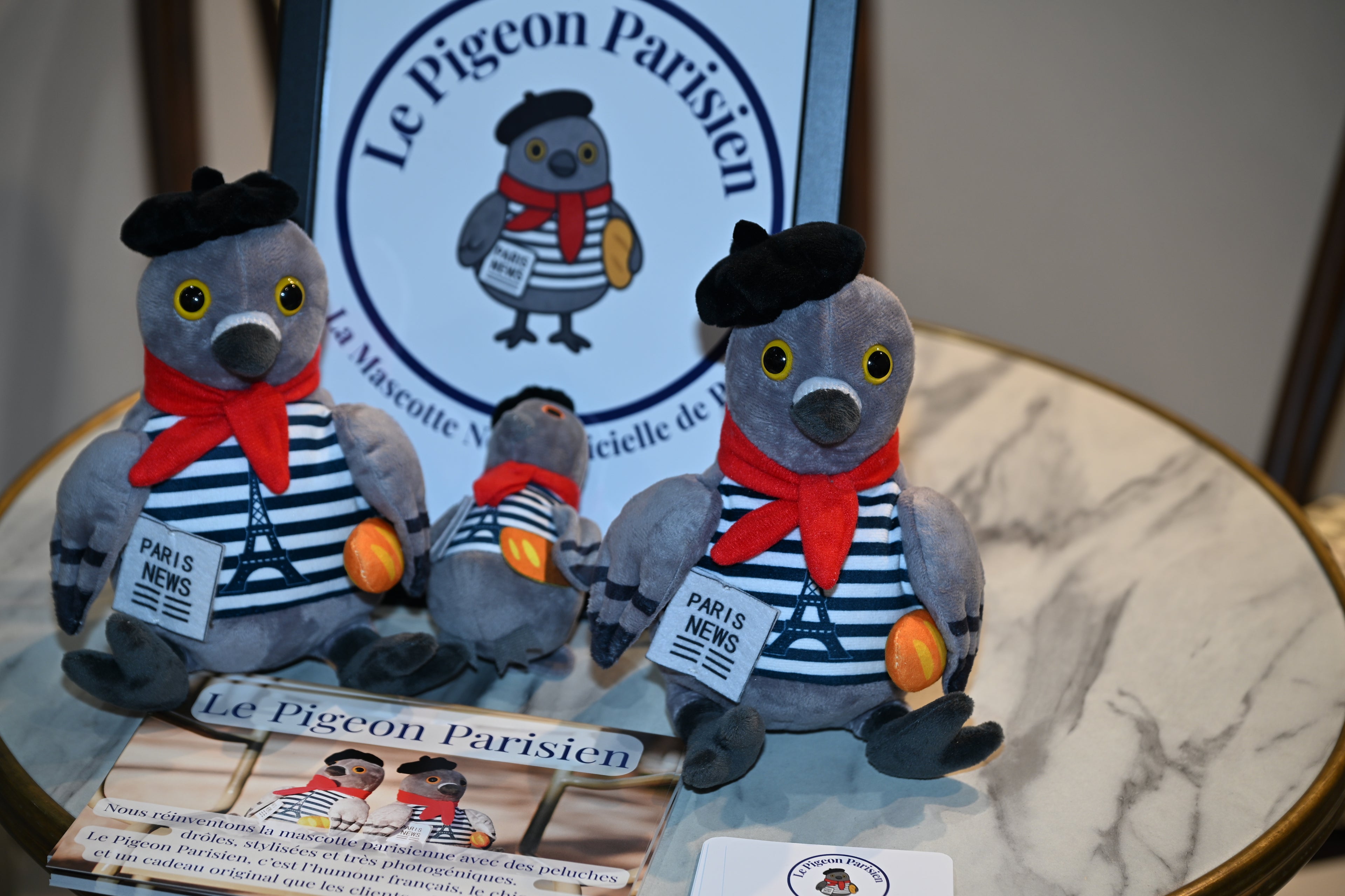 Léon Le Pigeon Parisien 12 cm keyring